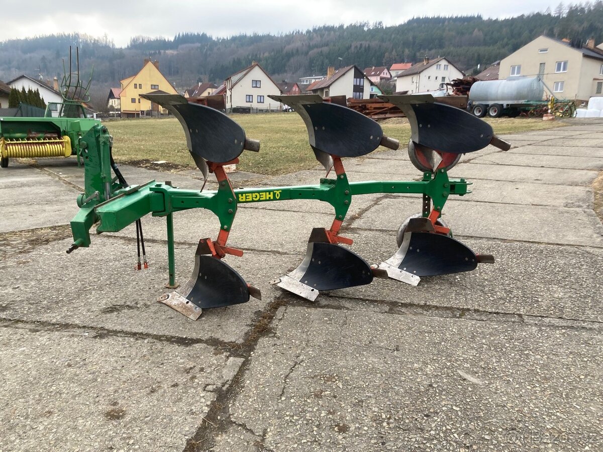 Pluh obracák tříradličný Heger