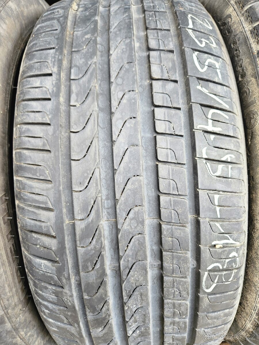 1ks Letní pneu 235/45R18 Pirelli