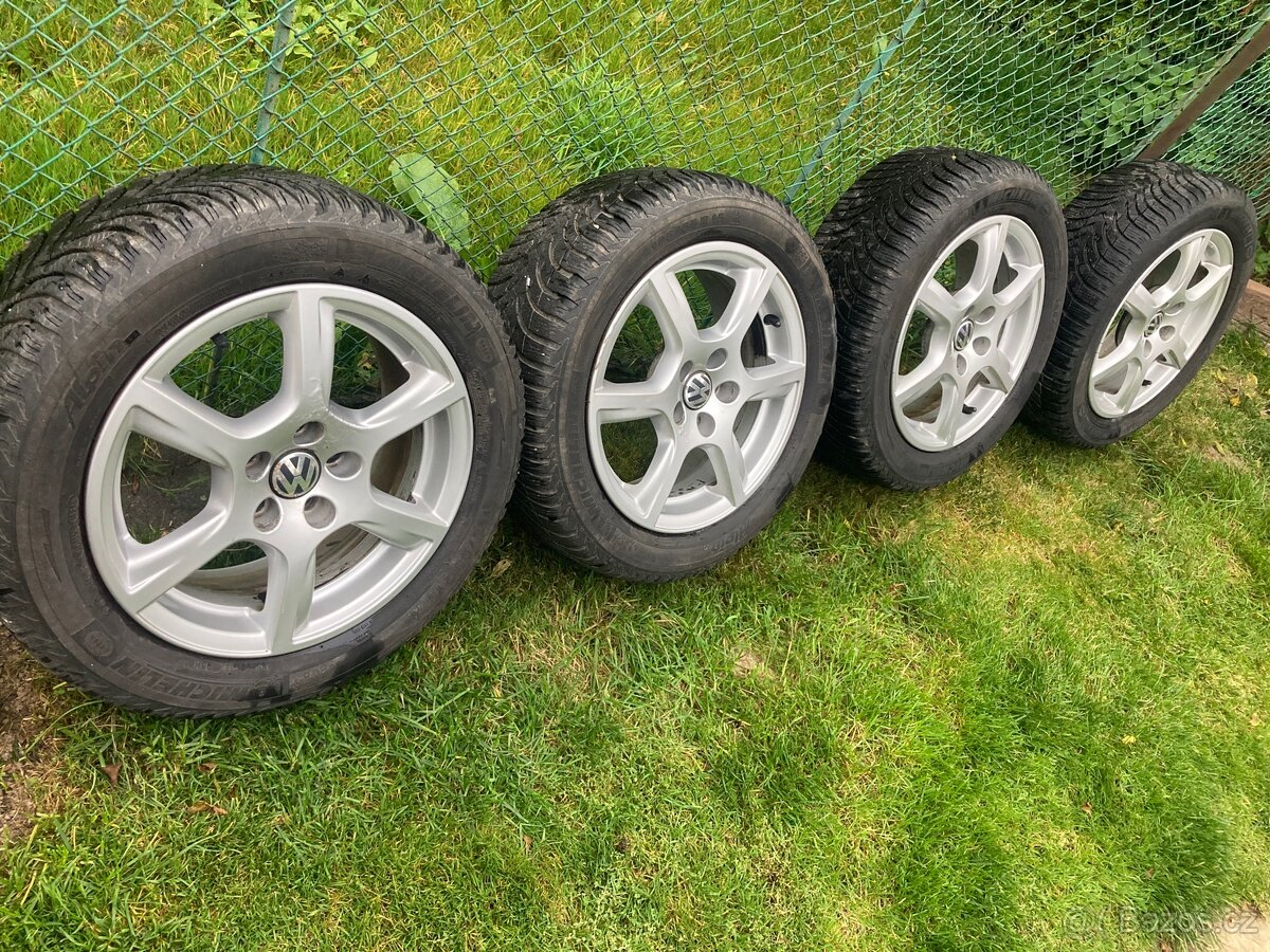 ALU kola originál VW s pneu 195/55 R 15 zimní