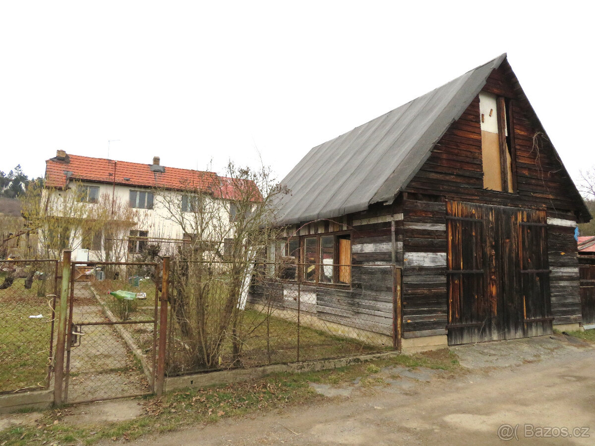 Rodinný dům se zahradou a garáží