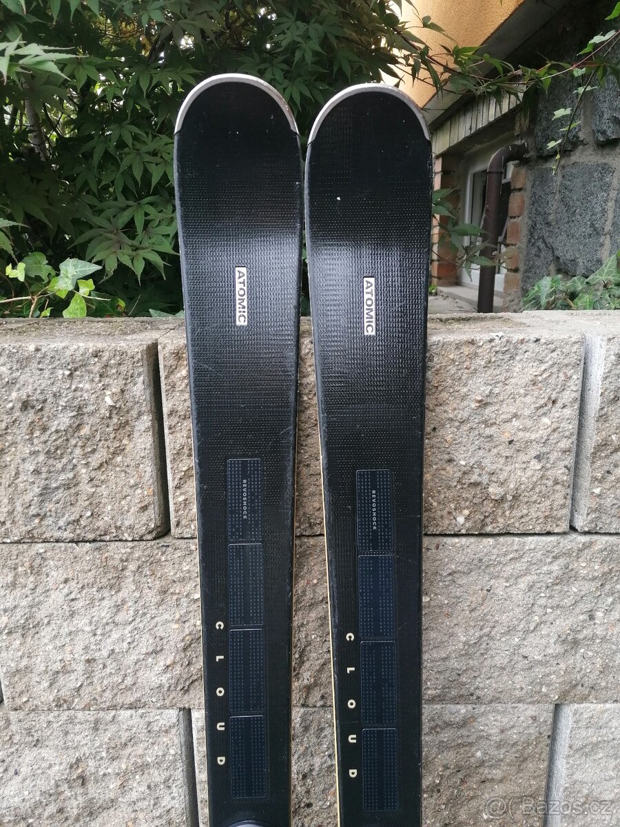 ATOMIC CLOUD C12 Revoshock 161cm. Model 2022/2023