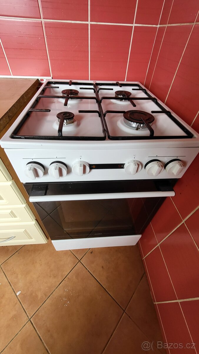 Sporák + trouba MORA