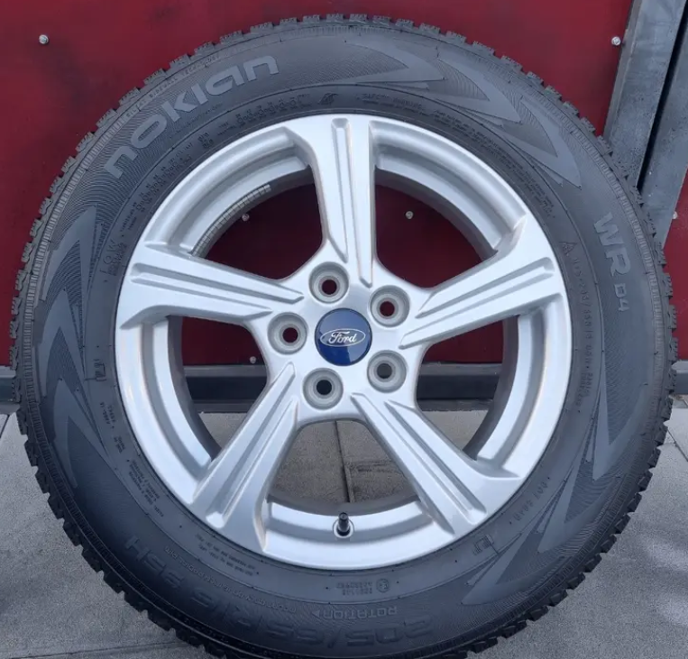 16"NEJET ZIMNÍ OBUT ALU KOLA 5x108 FORD PUMA+ČIDLA