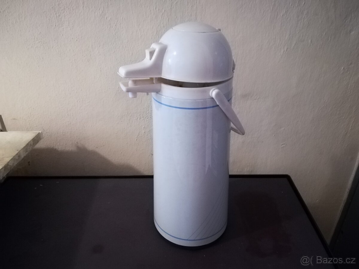 Termoska s pumpičkou