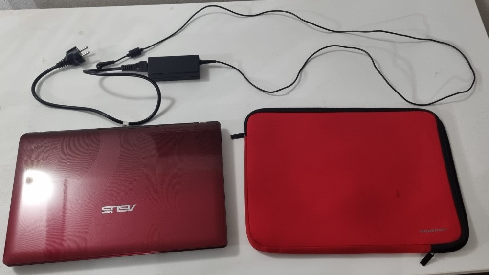 ASUS K53E-SX226V s obalem