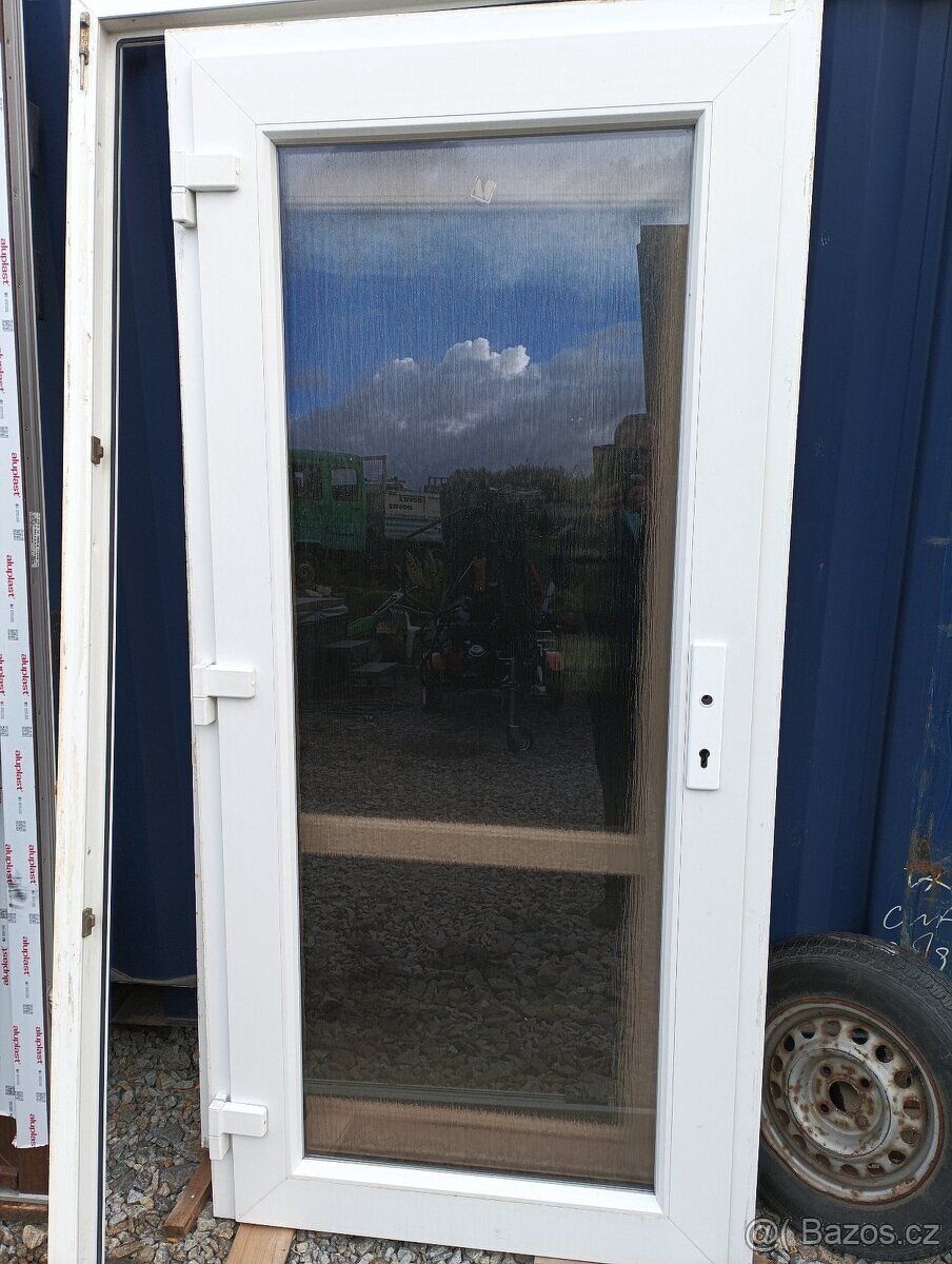 Plastové vchodové dveře Horizont
