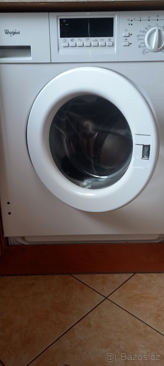 Pračka Whirlpool viz štítek