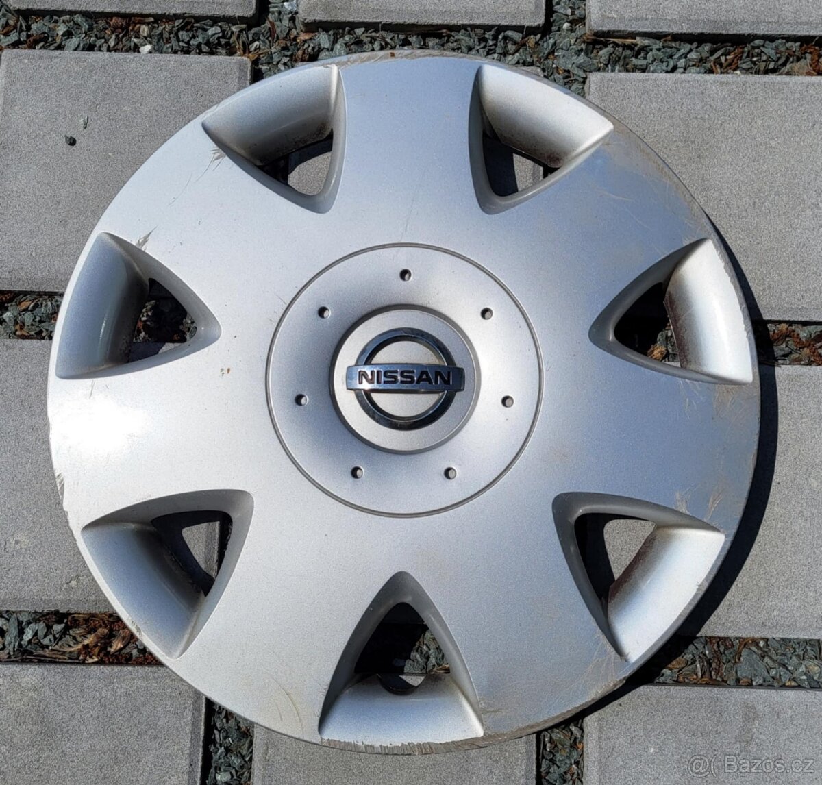 1 kus poklice Nissan 15"