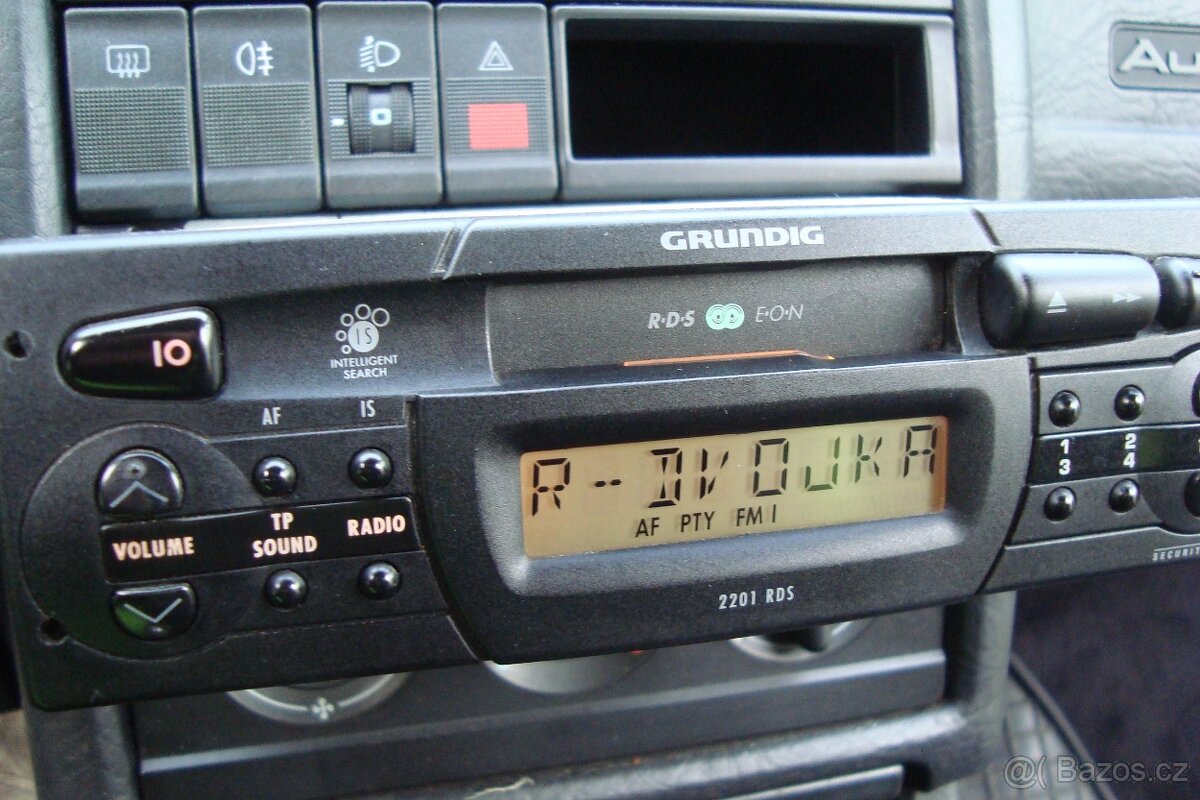 Retro autorádio Grundig