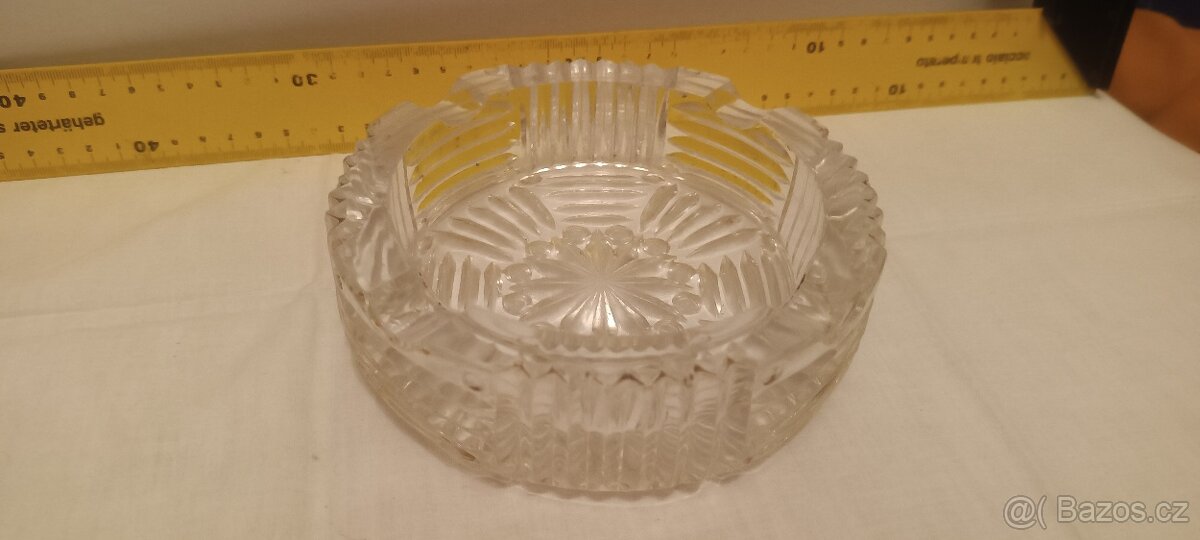 Popelník lisované sklo