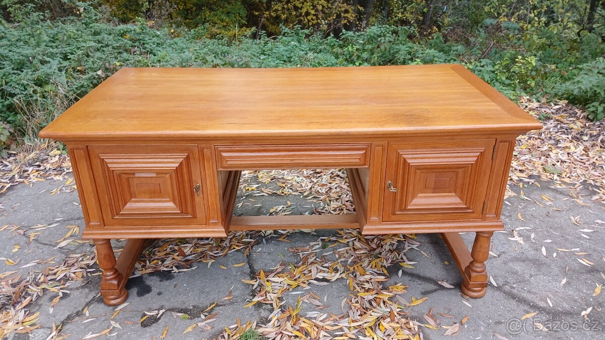 Masivní dubový psací stůl oboustranný