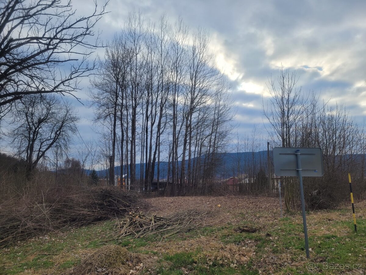 Prodám pozemek 2100m2