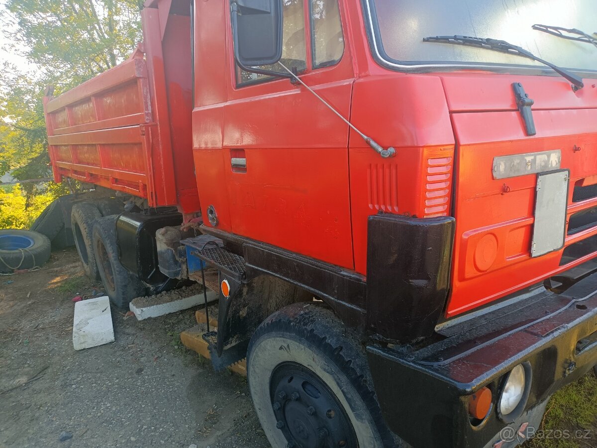 Tatra 815 sklápěč