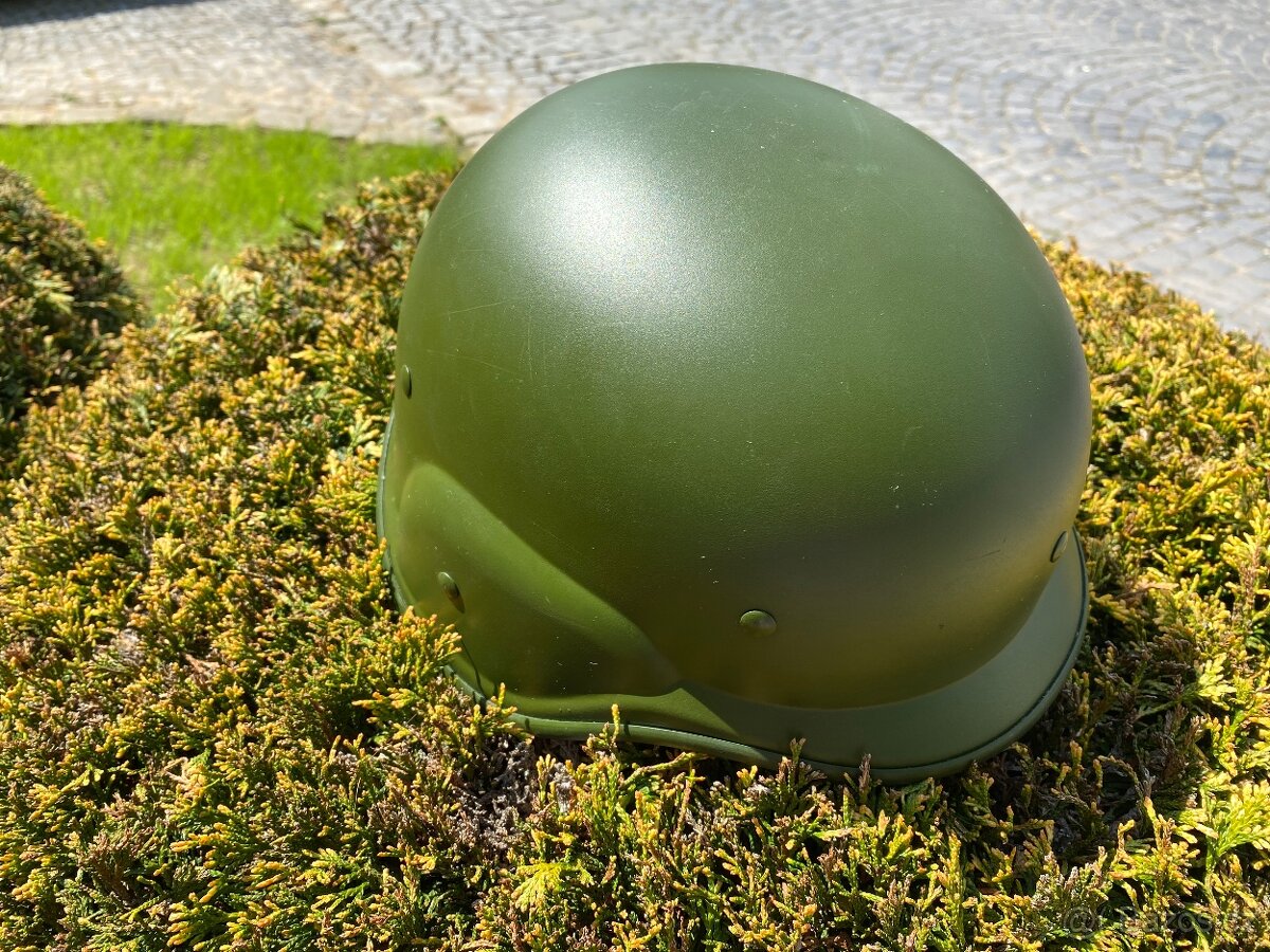 Helma na airsoft zelená