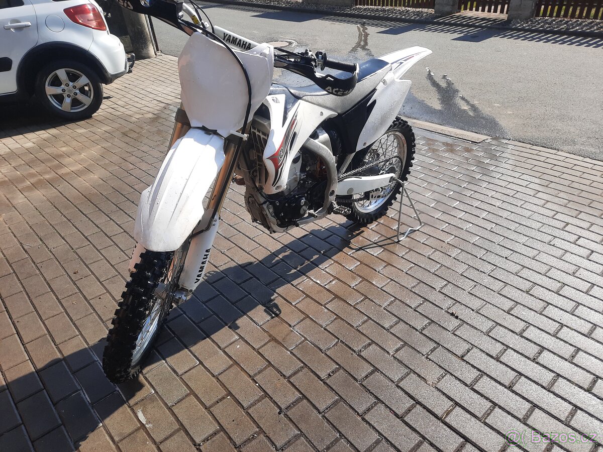 Yamaha yz 250f málo jeta jako hoby