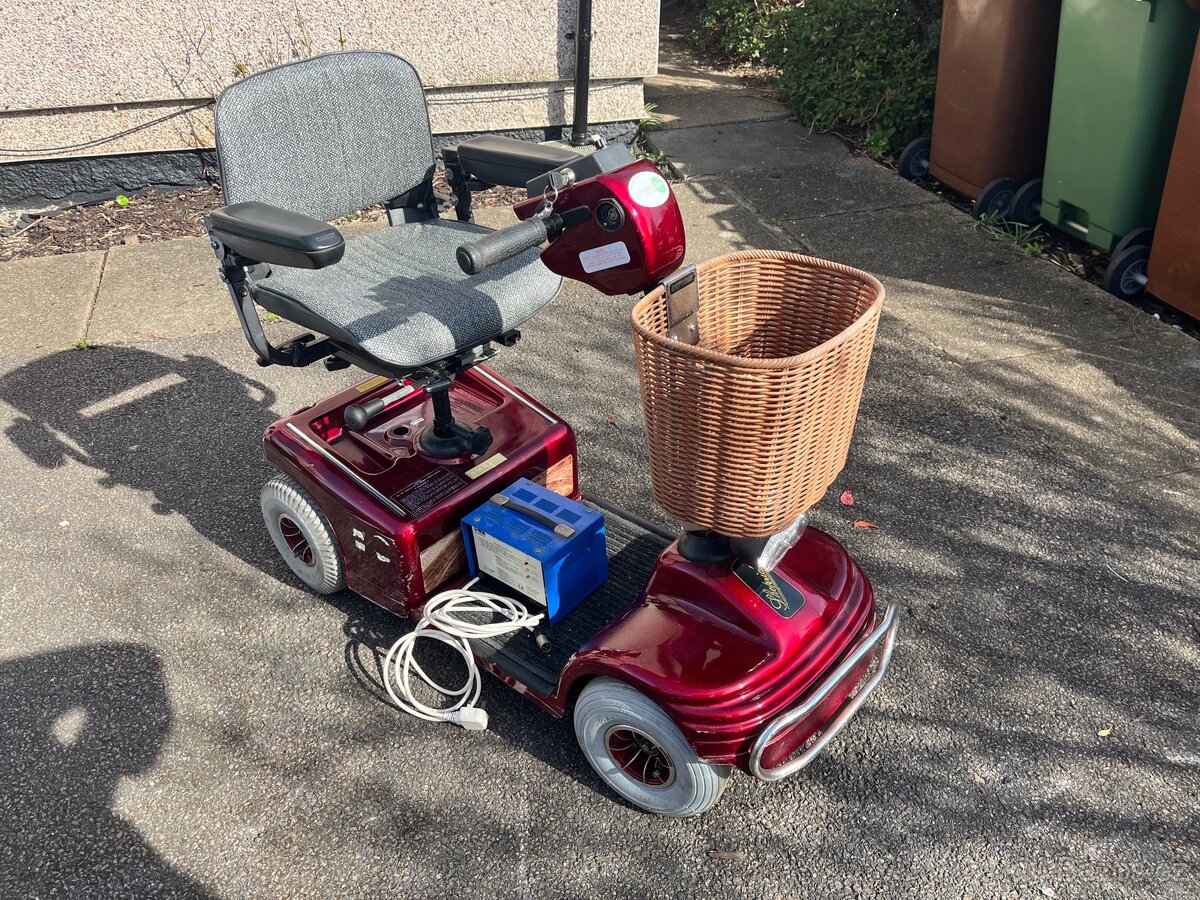 Eletricky vozik pro seniory (shoprider)