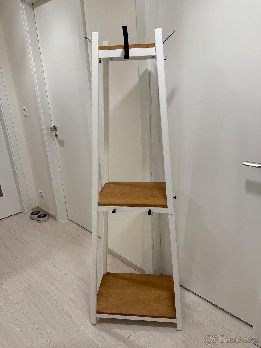 Věšák