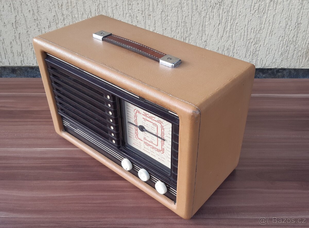 Elektronkové bateriové rádio TESLA 3101B