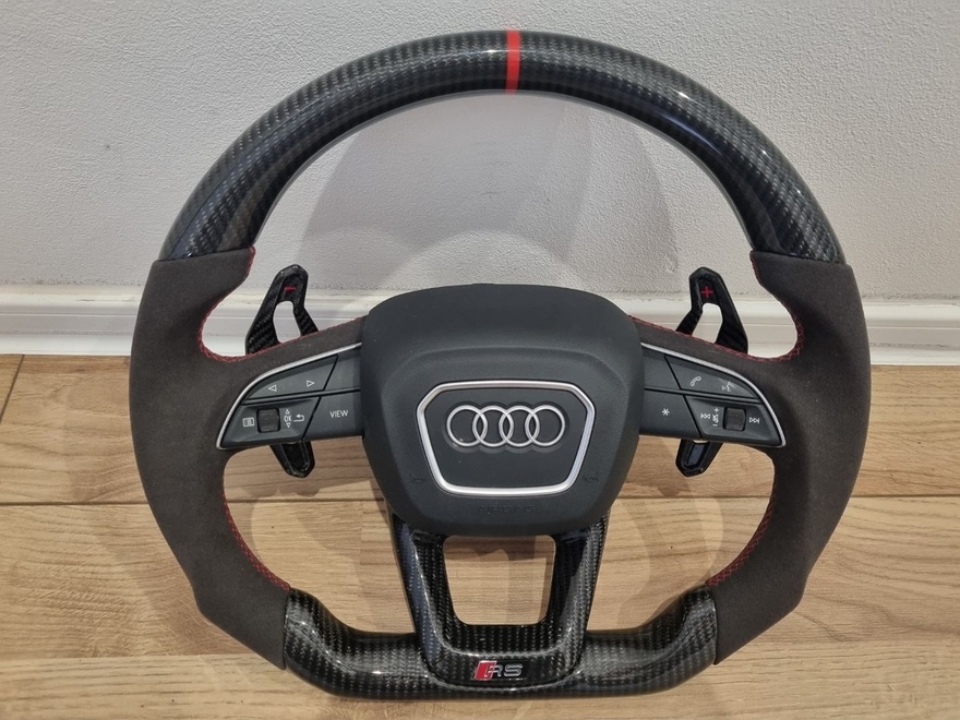 AUDI VOLANT KARBON - ALKANTARA - CERVENE ŠITIE