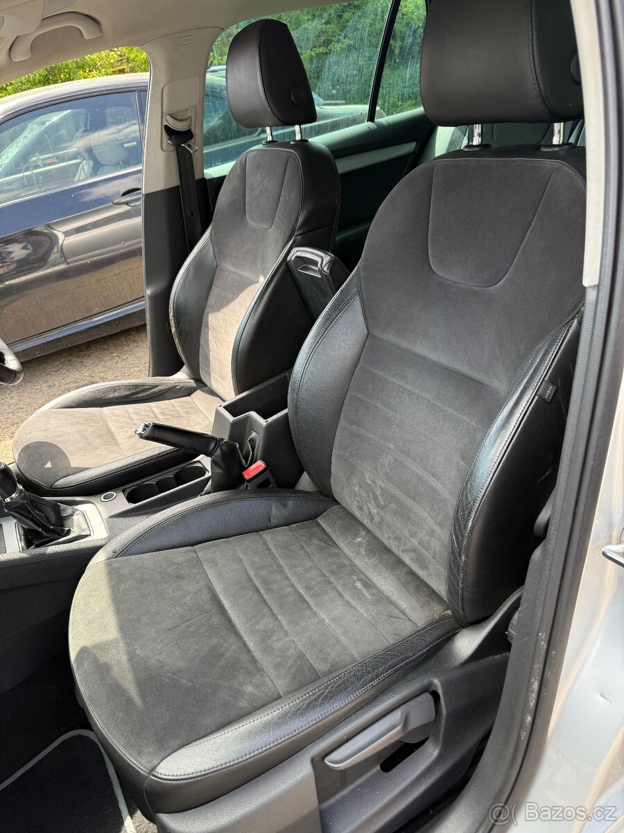 Polokozene sedacky Skoda Octavia 3