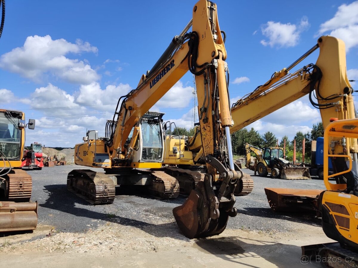Pásový bagr LIEBHERR R924C HDSL