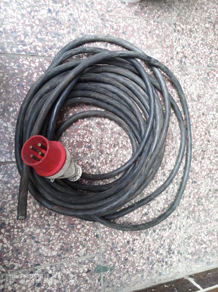 Prodlužovací připojovací kabel