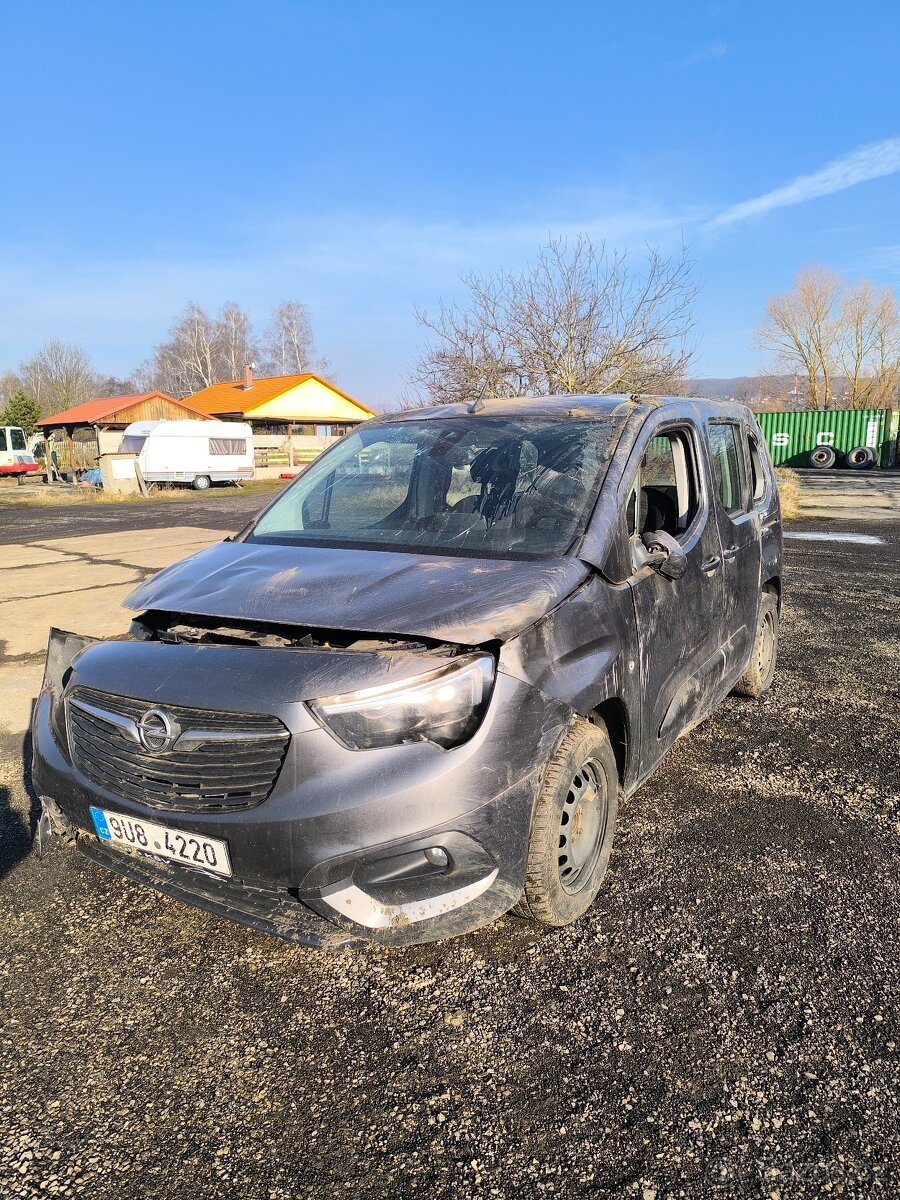 Prodám Opel Combo Life havarované
