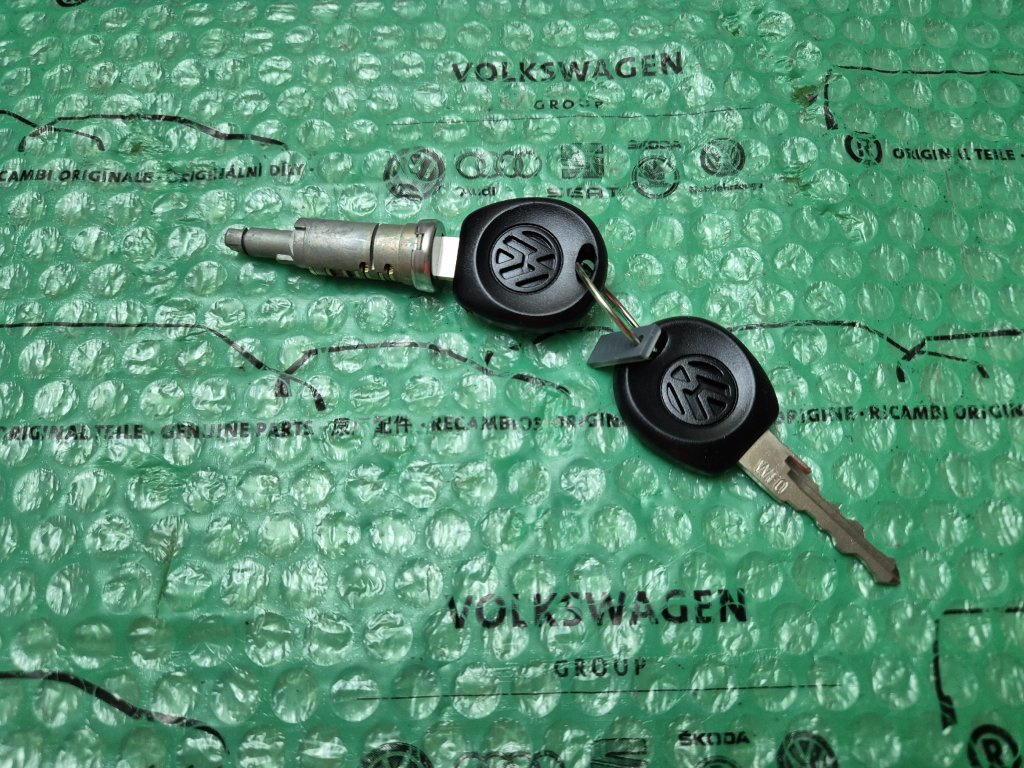 zámek víka kufru VW Golf III , Polo Classic 1H6827573C