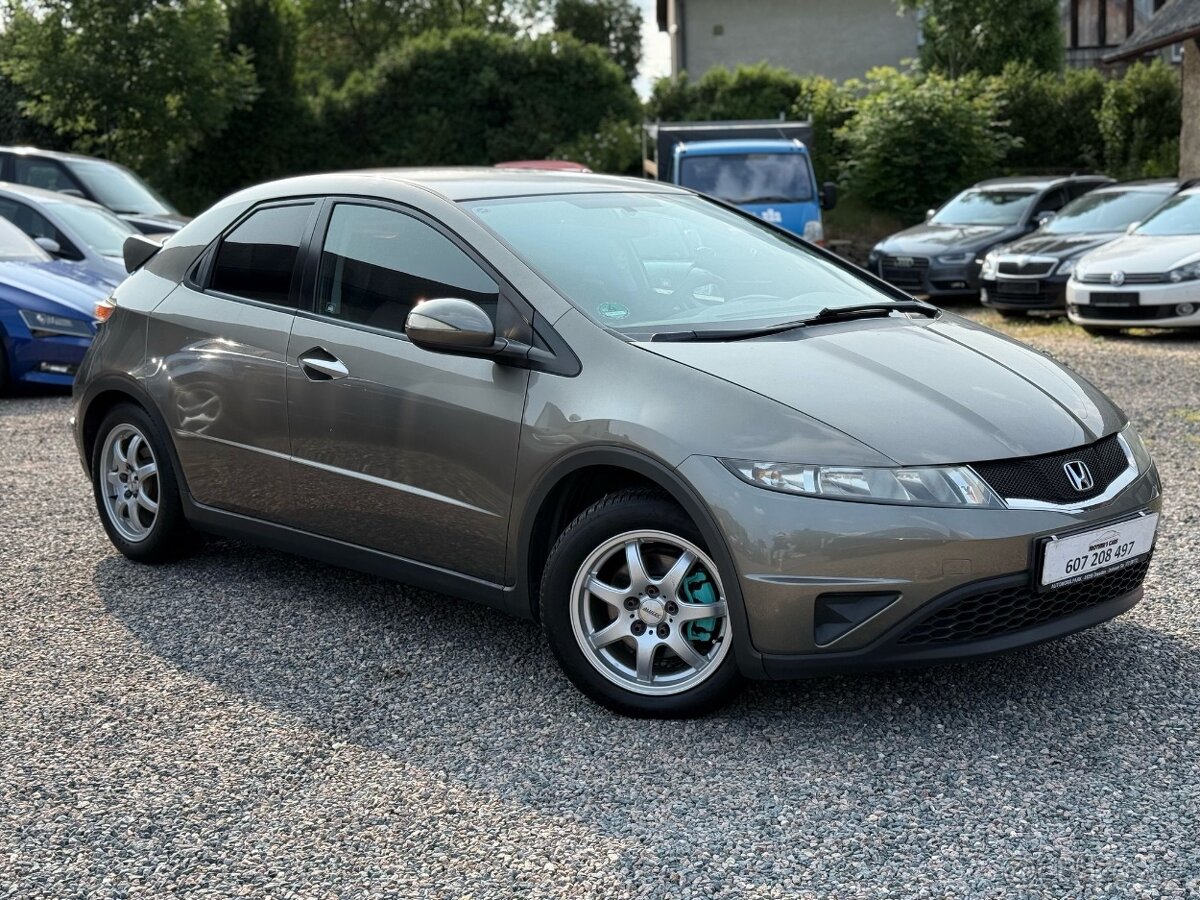 Honda Civic 1.4i 61kw klima-DVD-2006 super stav