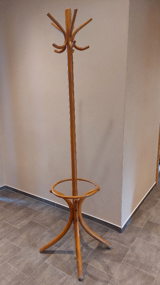 Dřevěný věšák