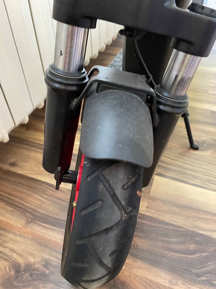 Aprilia Esr2