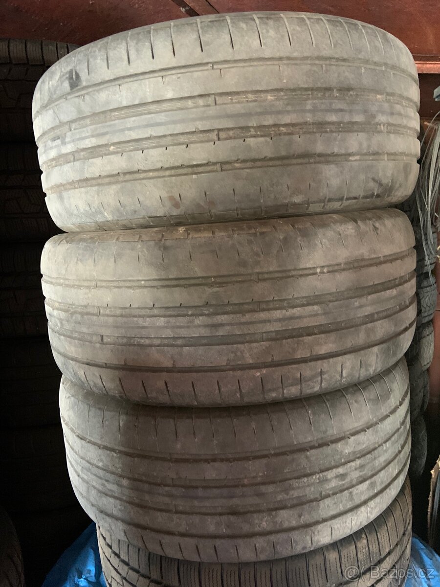 Dunlop 245/45 R18 letní