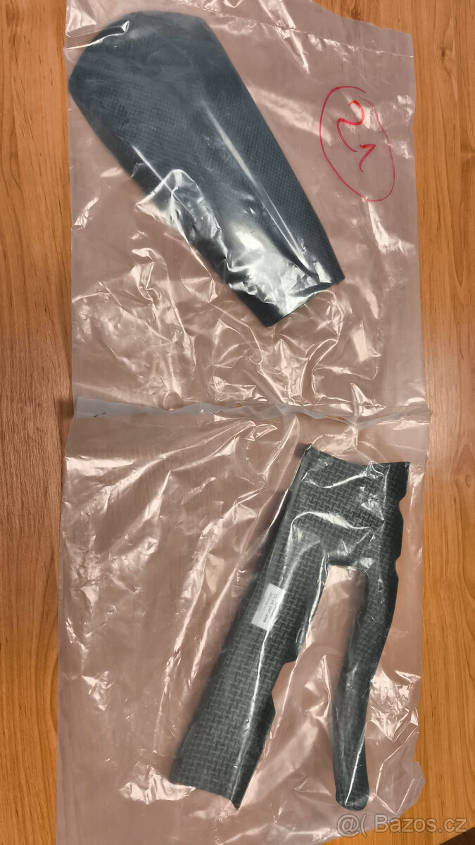 21) Kawasaki ZX-6R 2007 – 2008 levý + pravý kryt kyvné vidli