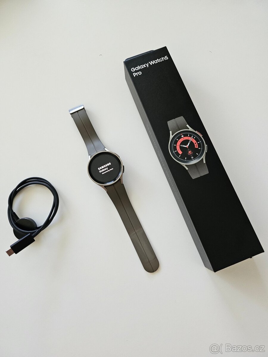 Samsung Galaxy Watch 5 PRO 45mm šedé