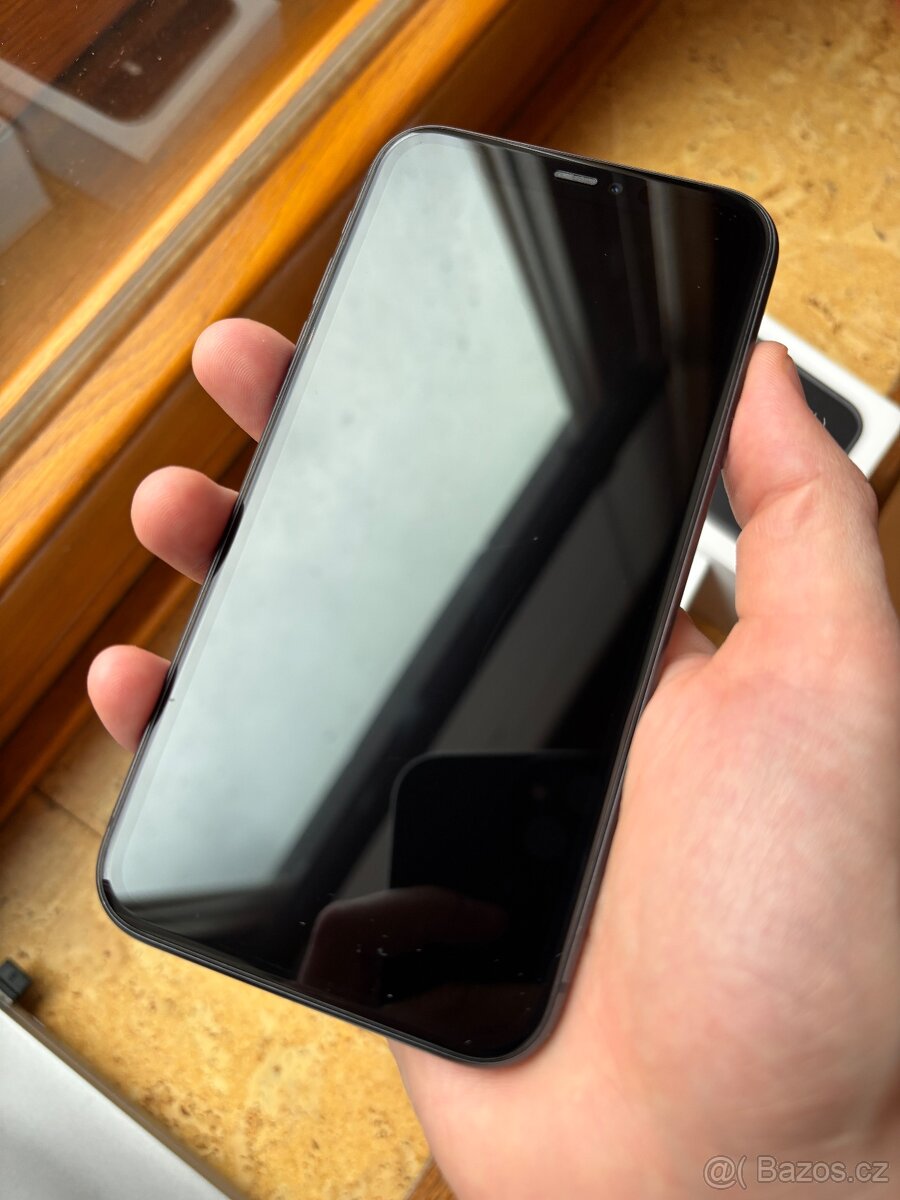 iPhone 11, Black 64gb