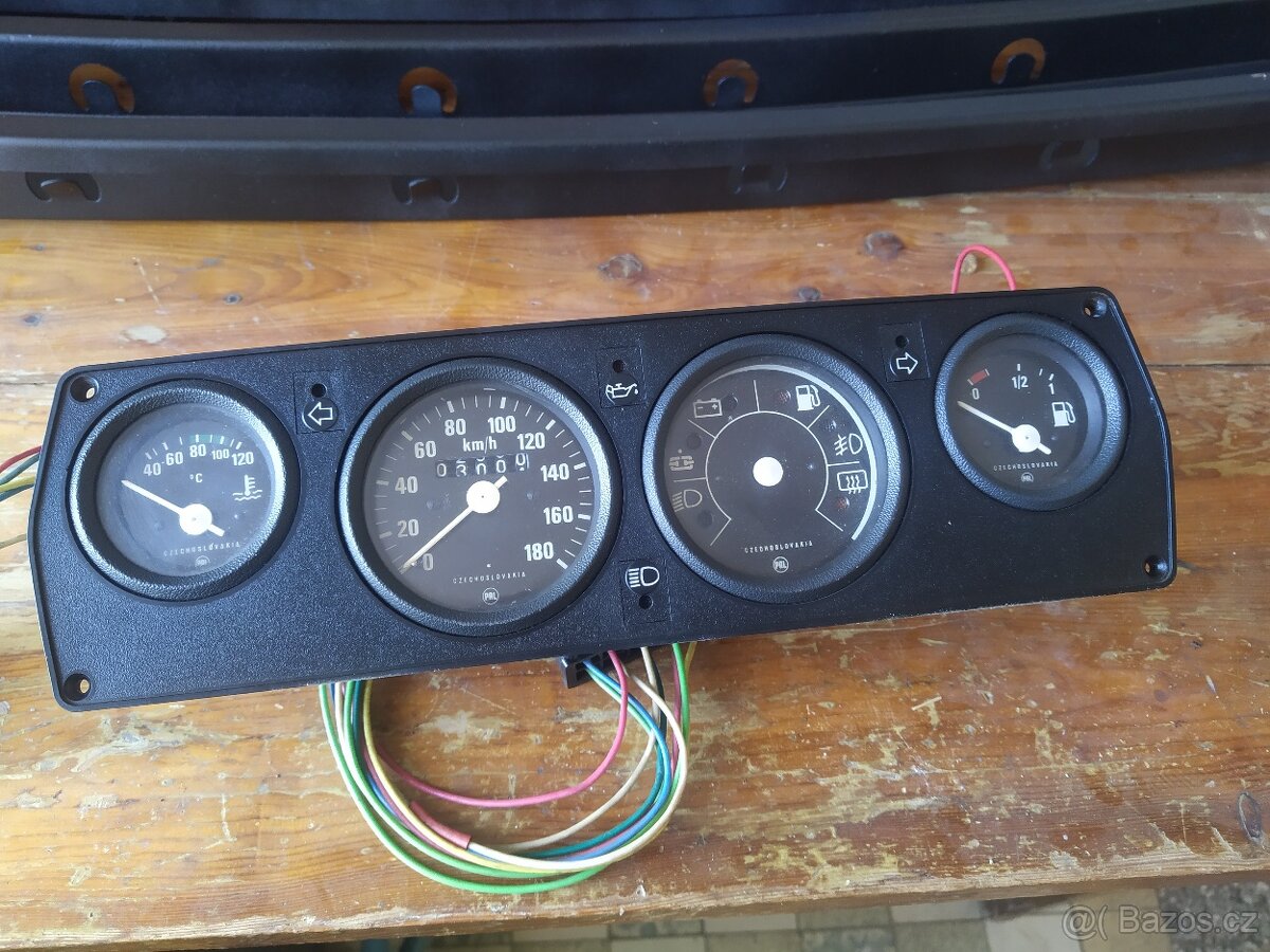 Budíky Škoda 105 120