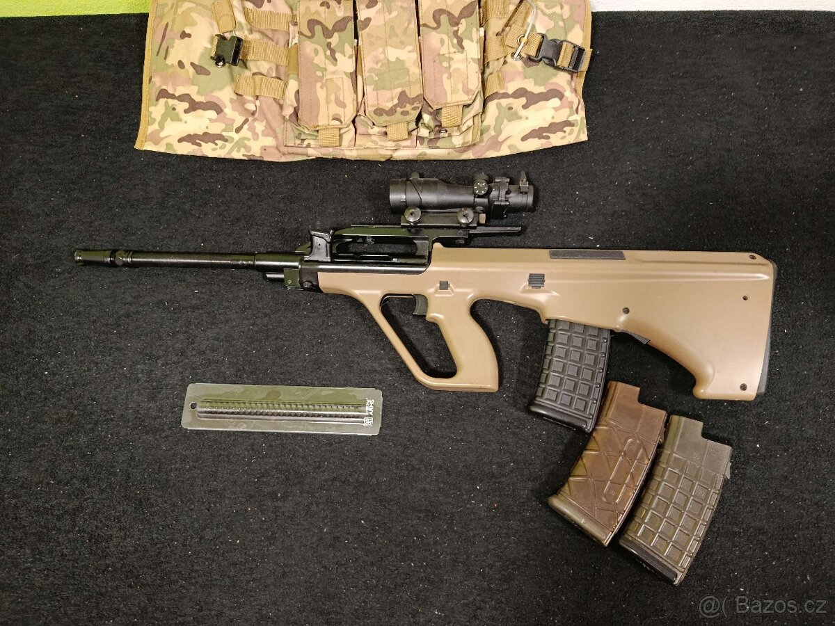Airsoft AUG-A2 + vesta