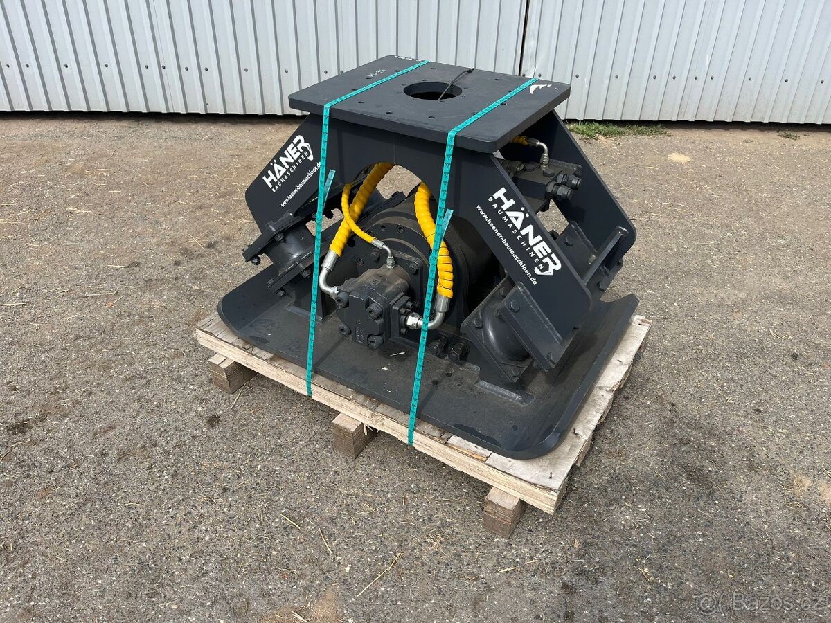 Hutnící vibrační deska na bagr 680kg