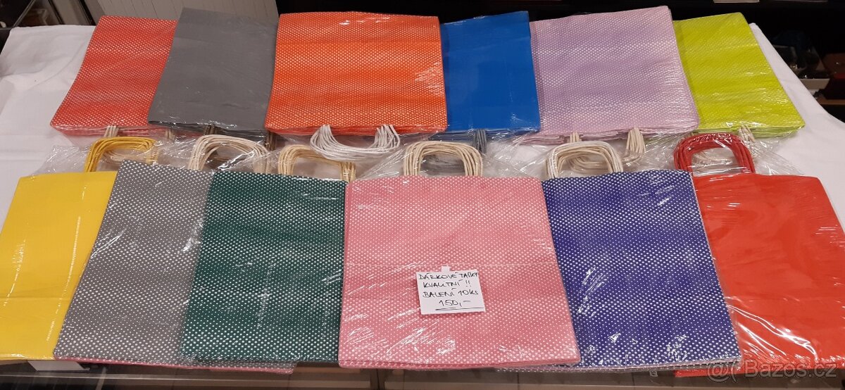 Dárkové papírové tašky kvalitní, různé barvy,balení 10 ks