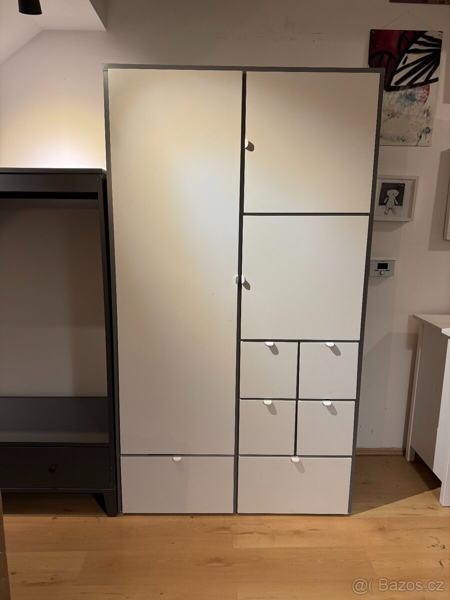 Prodáme Ikea VISTHUS šatní skříň, použitá, velmi dobrý stav