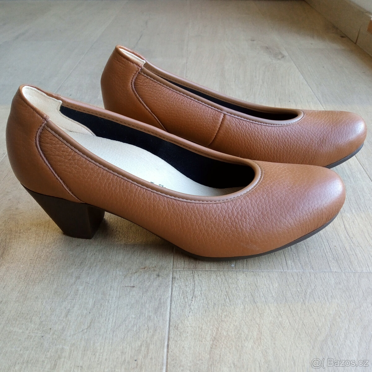 Nové kožené lodičky