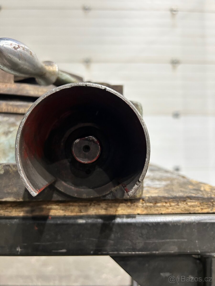 Delicka , otocny stul 400 mm