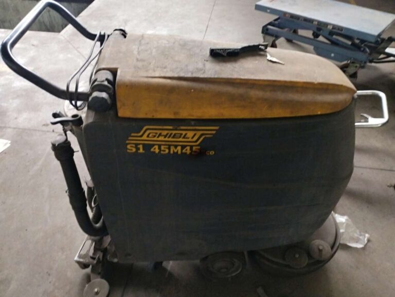 Zametací a vytírací stroj Ghibli