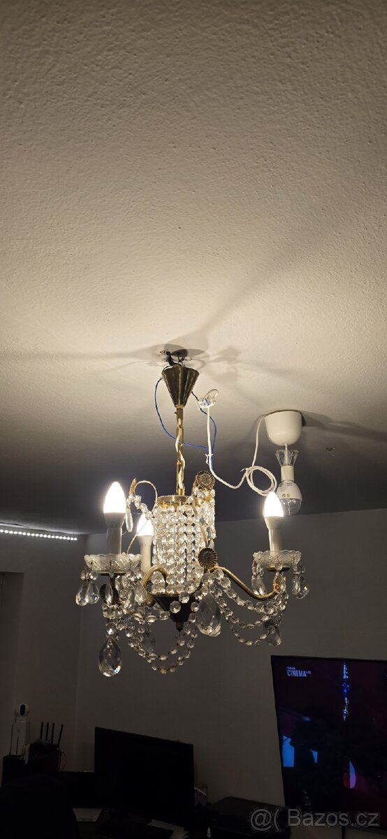 Křišťálový lustr