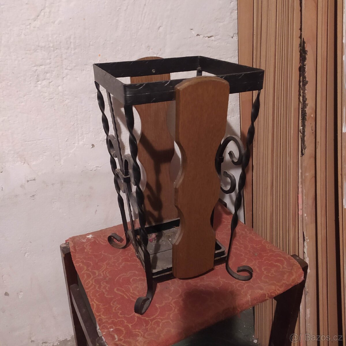 Stojan na deštníky