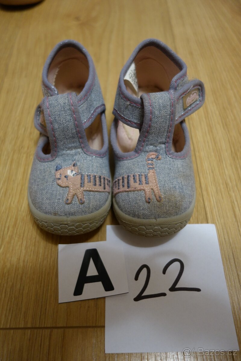 Dětské bačkory, vel. 22