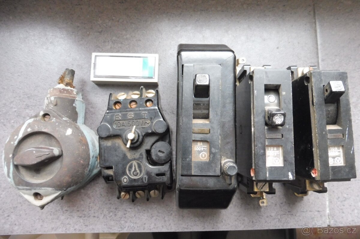 Retro bakelitové elektro