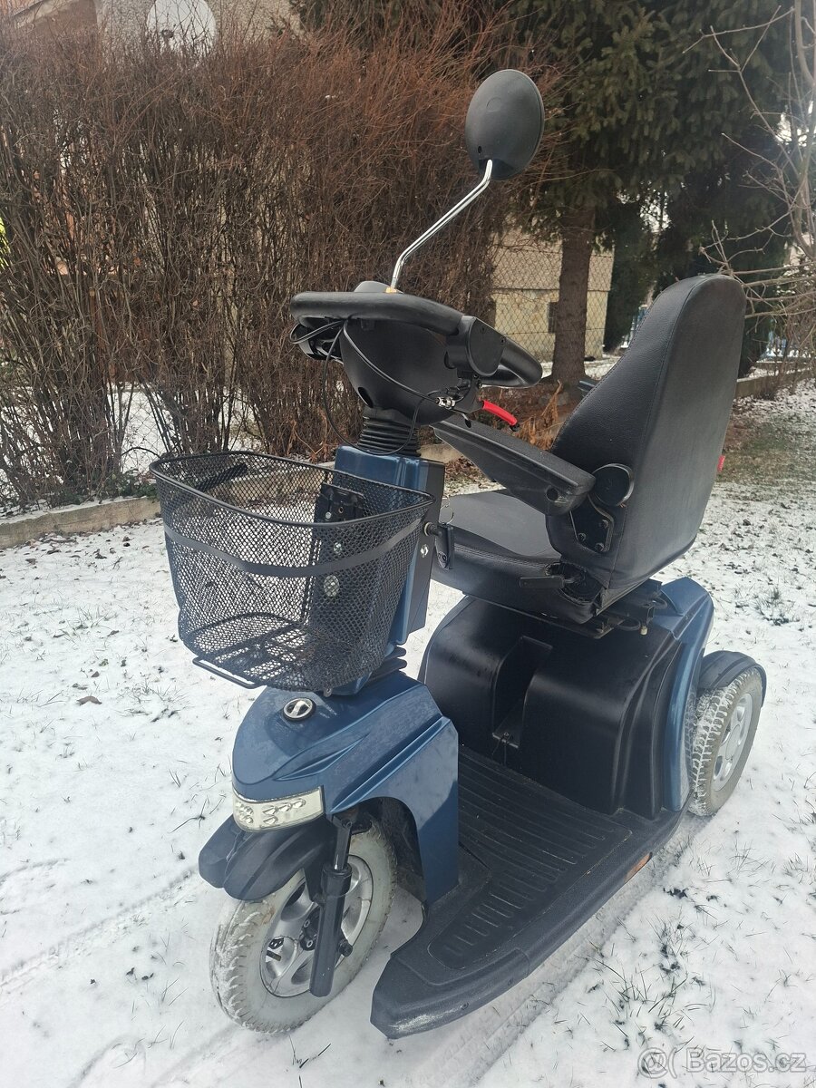 Elektrický skútr invalidní vozík