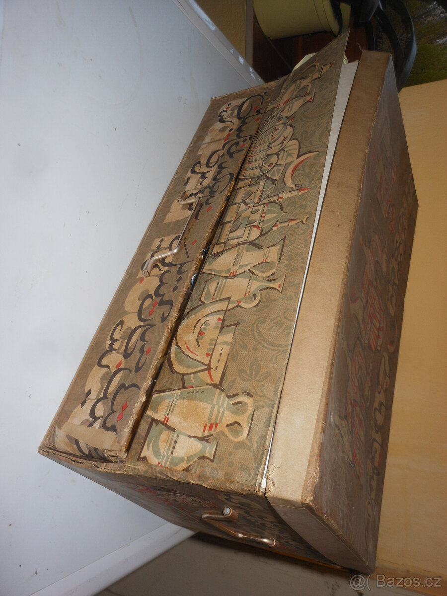 Stará retro souprava na kávu