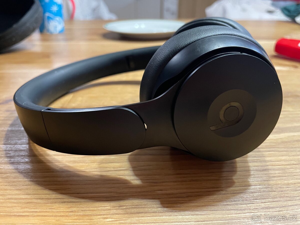 BEATS SOLO PRO